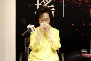 翩然离去的琼瑶