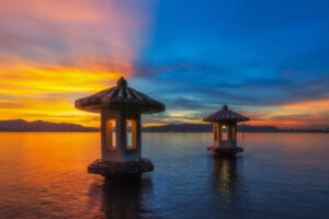 春分杭州：一座城的淡妆与浓墨