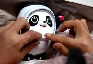 瓷器文创，正在硬控这届年轻人