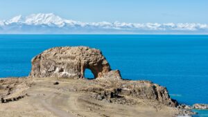 走吧，去串一串“蓝色宝石项链”  欣赏藏北高原一“错”再“错”的美！