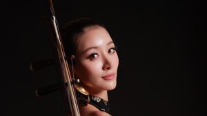 张贝贝：炸场NBA的二胡演奏者